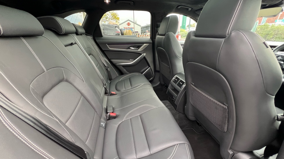 Jaguar F-Pace 2.0 D200 R-Dynamic HSE Black 5dr Auto AWD Diesel Estate - Image 32