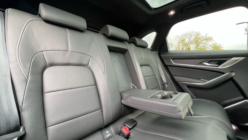 Jaguar F-Pace 2.0 D200 R-Dynamic HSE Black 5dr Auto AWD Diesel Estate - Image 33