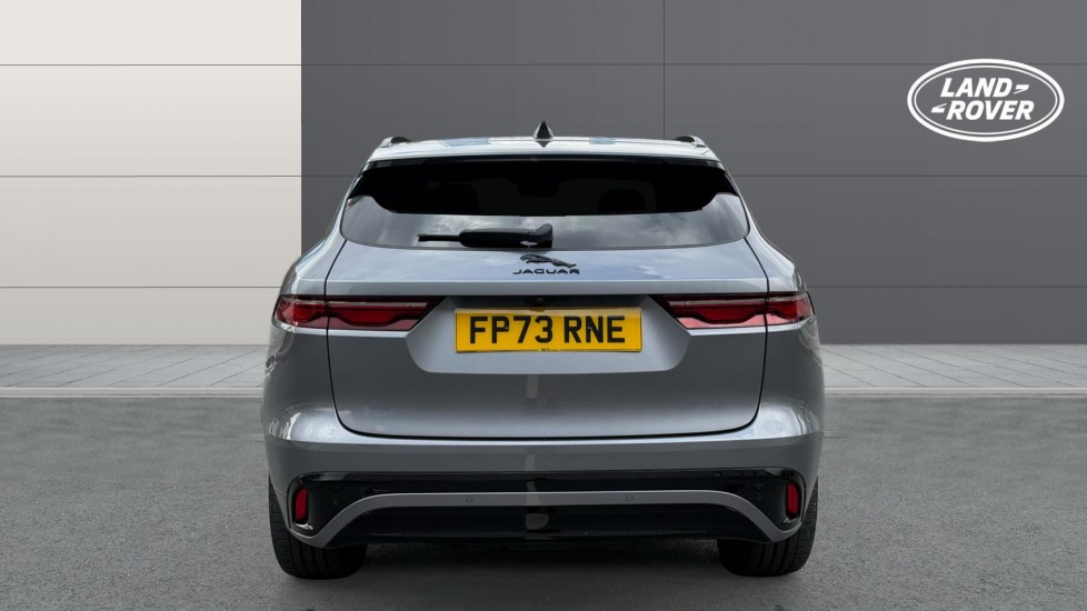Jaguar F-Pace 2.0 P400e R-Dynamic SE Black 5dr Auto AWD Estate - Image 6