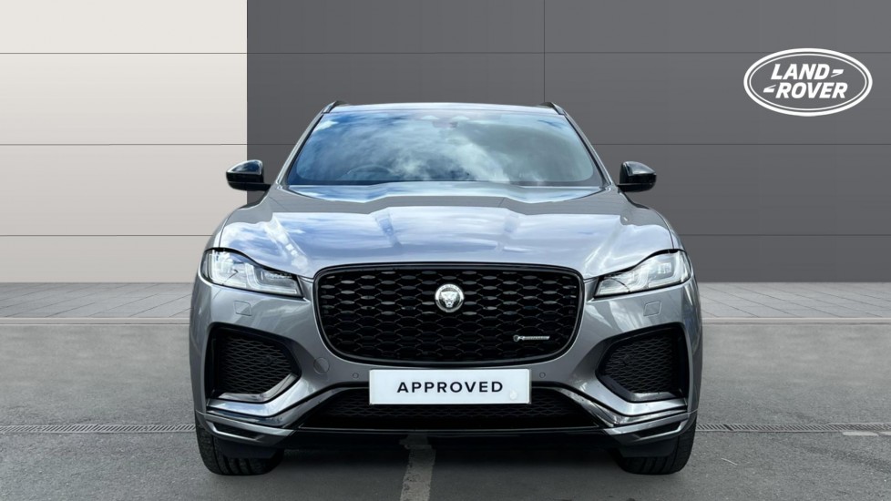 Jaguar F-Pace 2.0 P400e R-Dynamic SE Black 5dr Auto AWD Estate - Image 7