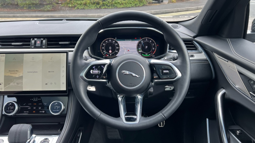 Jaguar F-Pace 2.0 P400e R-Dynamic SE Black 5dr Auto AWD Estate - Image 15