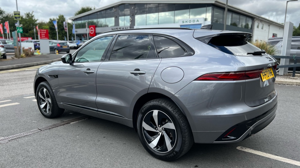 Jaguar F-Pace 2.0 P400e R-Dynamic SE Black 5dr Auto AWD Estate - Image 21