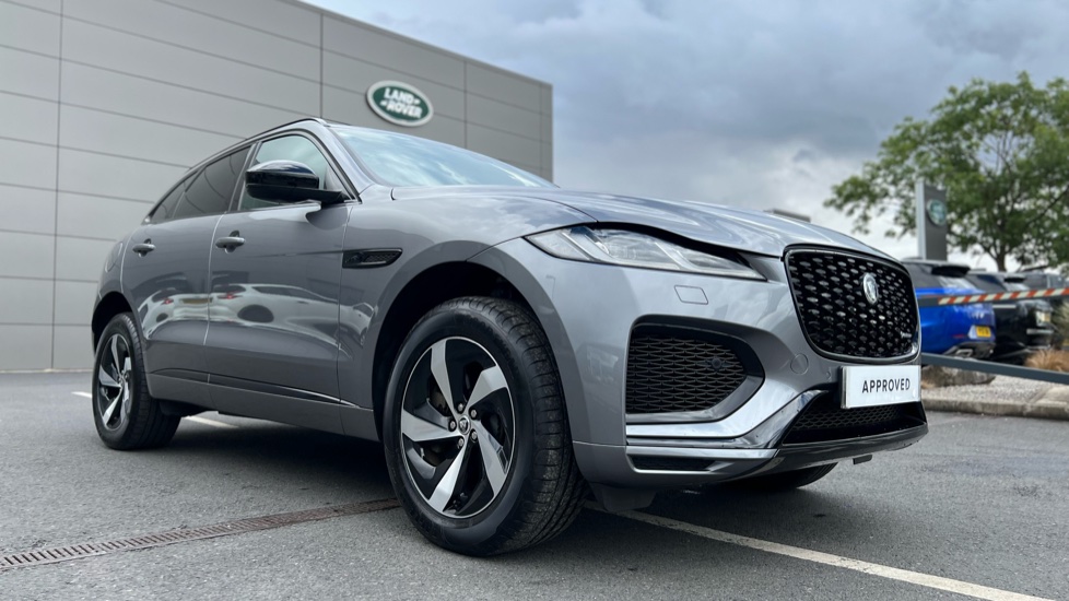 Jaguar F-Pace 2.0 P400e R-Dynamic SE Black 5dr Auto AWD Estate - Image 25