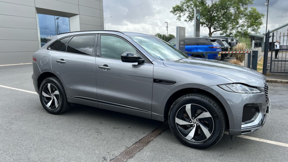 Jaguar F-Pace 2.0 P400e R-Dynamic SE Black 5dr Auto AWD Estate - Image 26