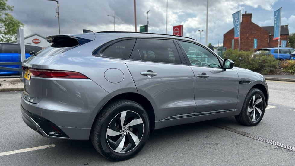 Jaguar F-Pace 2.0 P400e R-Dynamic SE Black 5dr Auto AWD Estate - Image 27