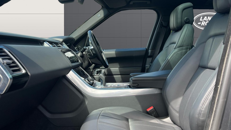 Land Rover Range Rover Sport 3.0 D300 HSE Dynamic Black 5dr Auto Diesel Estate - Image 3