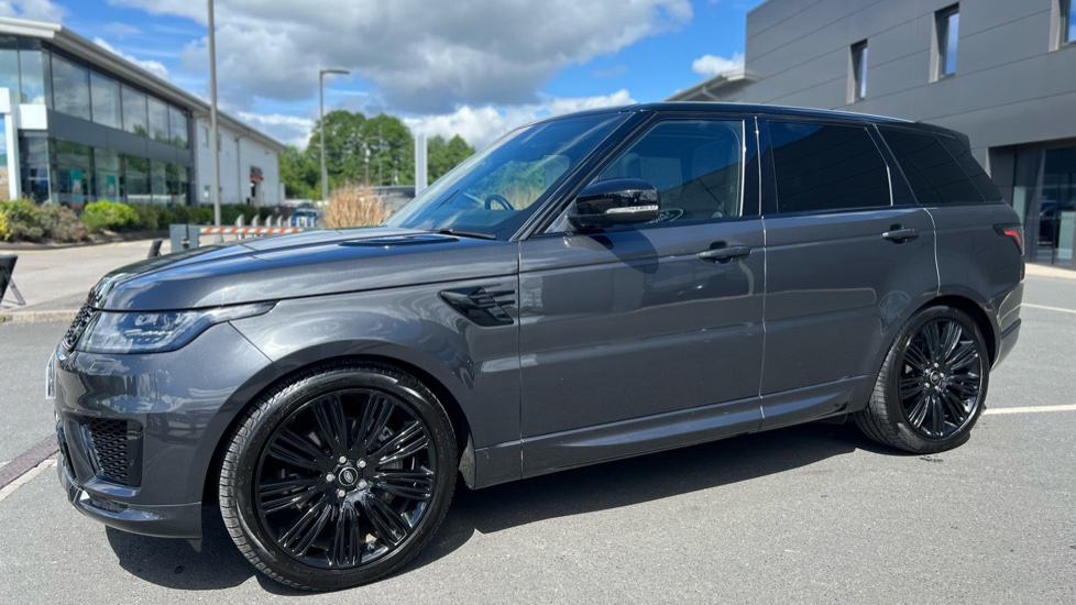 Land Rover Range Rover Sport 3.0 D300 HSE Dynamic Black 5dr Auto Diesel Estate - Image 23