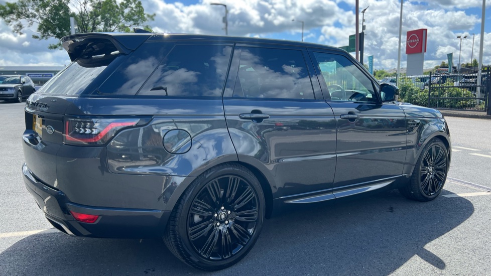 Land Rover Range Rover Sport 3.0 D300 HSE Dynamic Black 5dr Auto Diesel Estate - Image 27