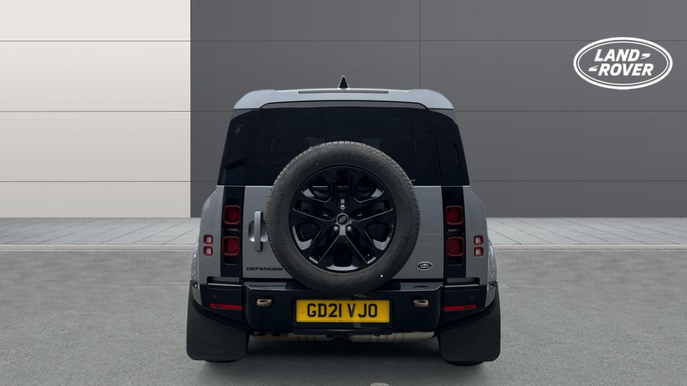 Land Rover Defender 3.0 D250 X-Dynamic SE 110 5dr Auto Diesel Estate - Image 6