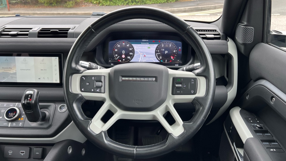 Land Rover Defender 3.0 D250 X-Dynamic SE 110 5dr Auto Diesel Estate - Image 15
