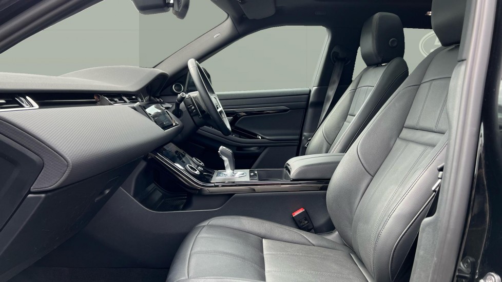 Land Rover Range Rover Evoque 1.5 P300e Evoque Edition 5dr Auto Hatchback - Image 3