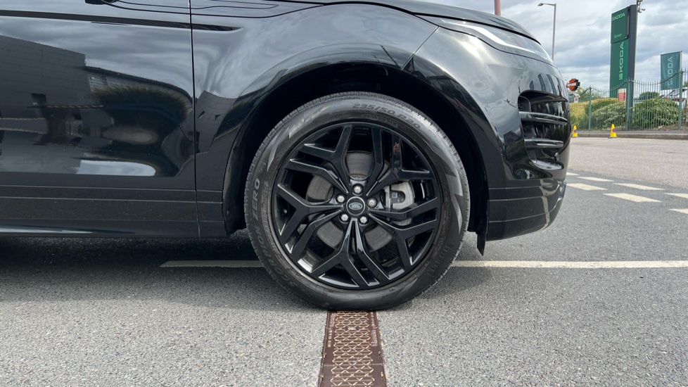 Land Rover Range Rover Evoque 1.5 P300e Evoque Edition 5dr Auto Hatchback - Image 8