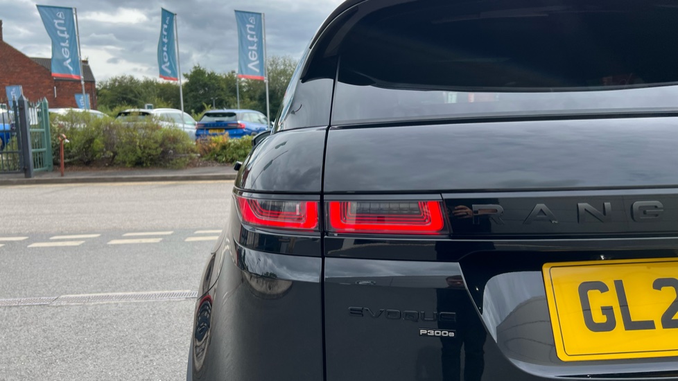 Land Rover Range Rover Evoque 1.5 P300e Evoque Edition 5dr Auto Hatchback - Image 30