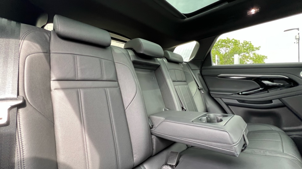 Land Rover Range Rover Evoque 1.5 P300e Evoque Edition 5dr Auto Hatchback - Image 33