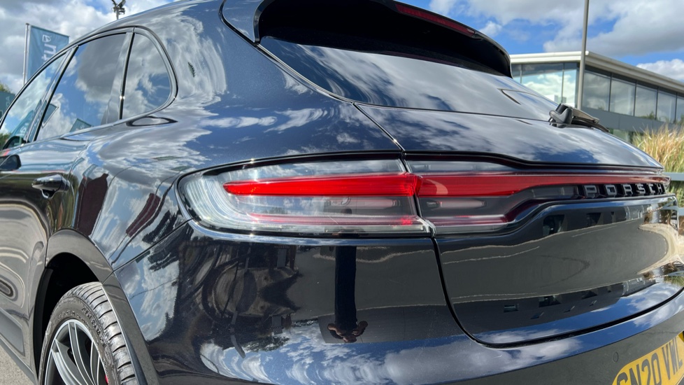 Porsche Macan S 5dr PDK Petrol Estate - Image 19