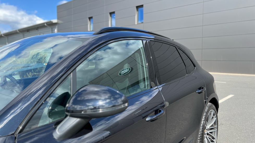 Porsche Macan S 5dr PDK Petrol Estate - Image 22