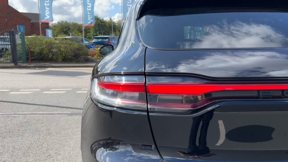Porsche Macan S 5dr PDK Petrol Estate - Image 31