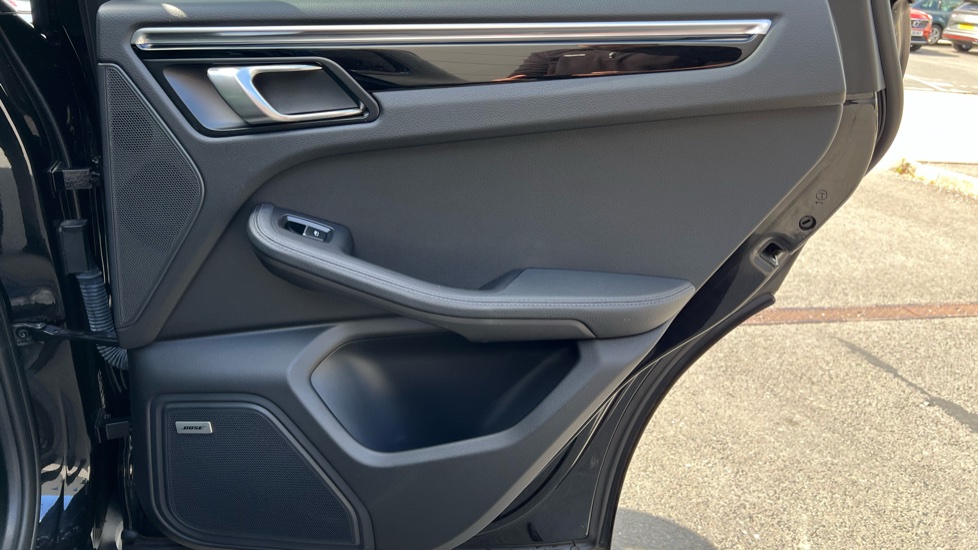 Porsche Macan S 5dr PDK Petrol Estate - Image 32