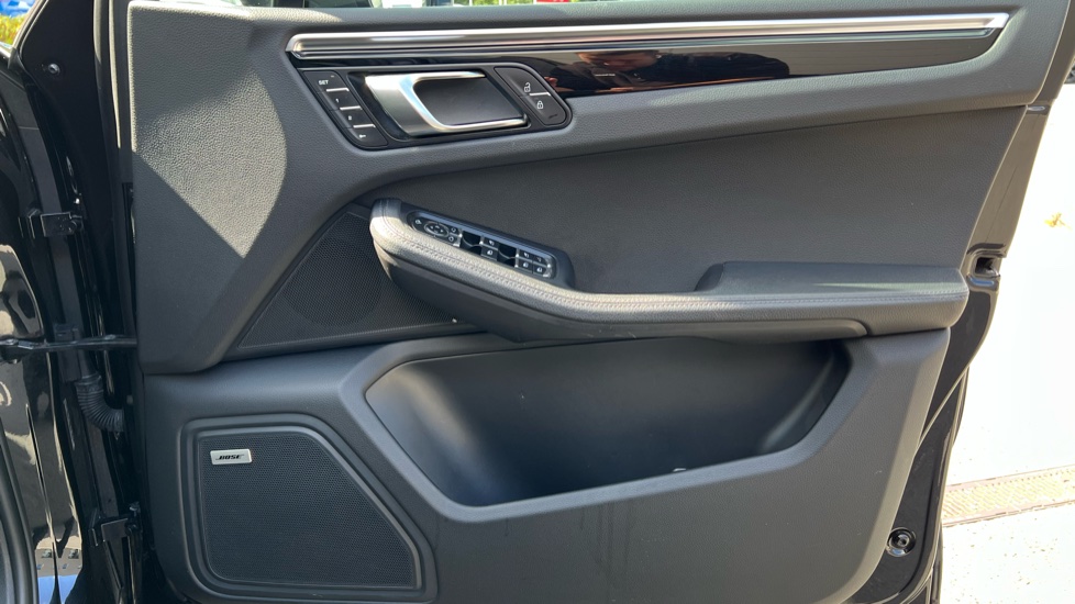 Porsche Macan S 5dr PDK Petrol Estate - Image 35