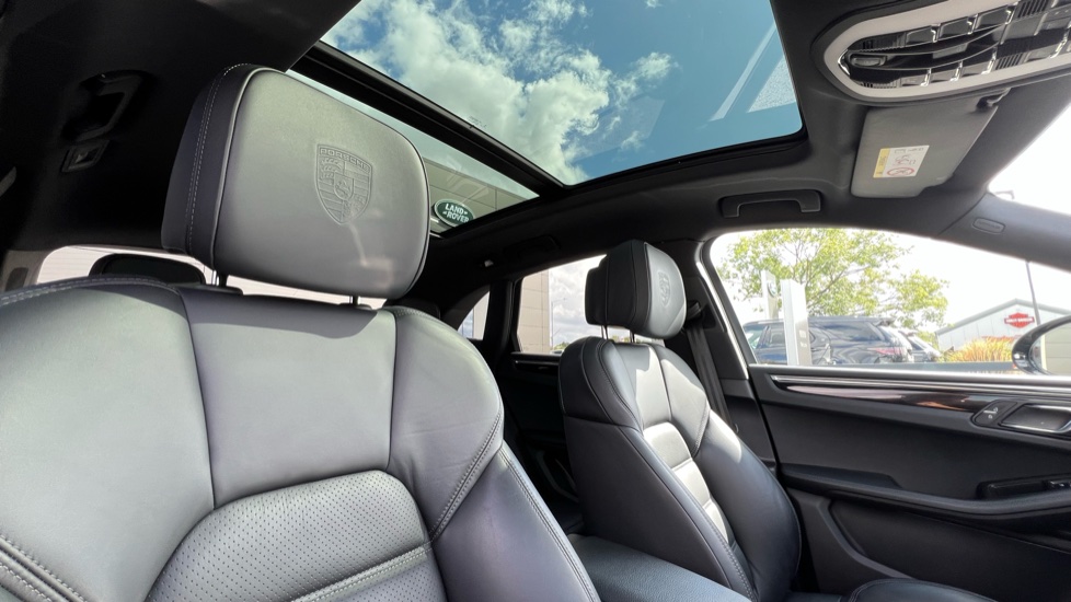 Porsche Macan S 5dr PDK Petrol Estate - Image 38
