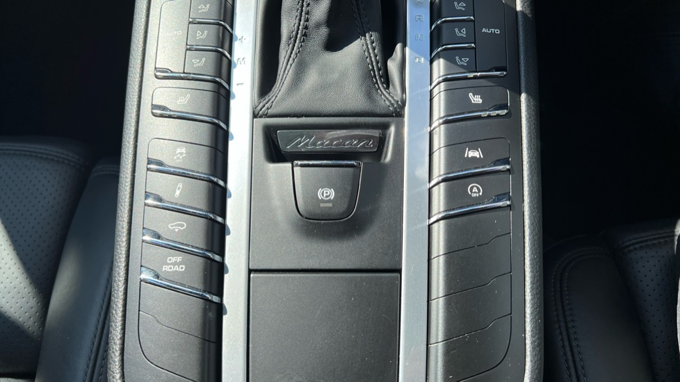 Porsche Macan S 5dr PDK Petrol Estate - Image 42