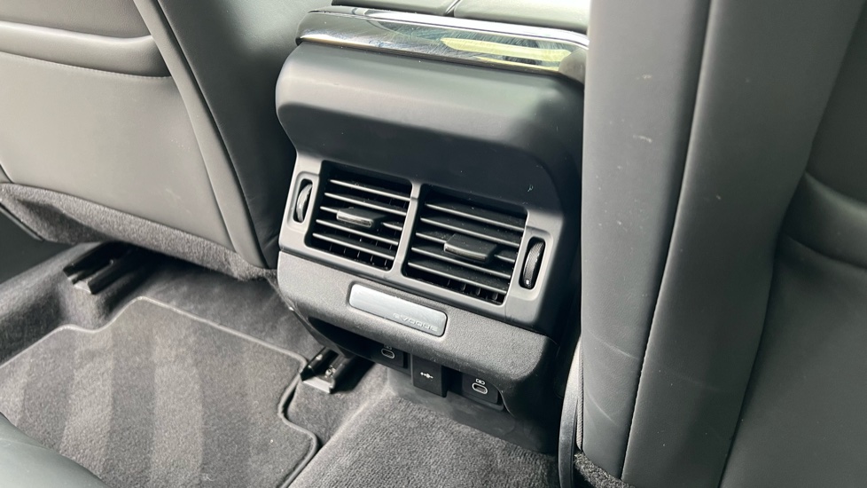 Land Rover Range Rover Evoque 2.0 D200 Autobiography 5dr Auto [Revised] Diesel Hatchback - Image 18