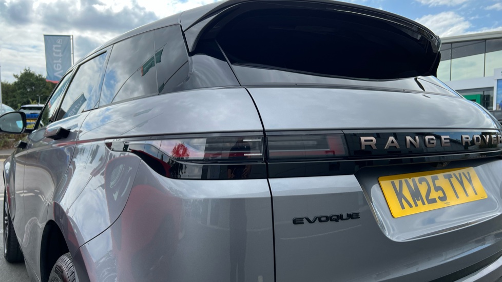 Land Rover Range Rover Evoque 2.0 D200 Autobiography 5dr Auto [Revised] Diesel Hatchback - Image 19