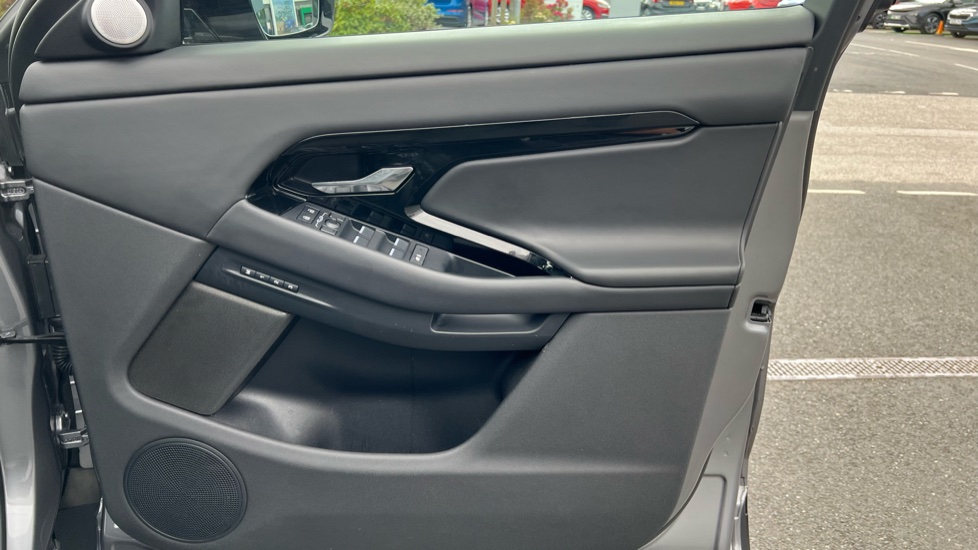 Land Rover Range Rover Evoque 2.0 D200 Autobiography 5dr Auto [Revised] Diesel Hatchback - Image 34