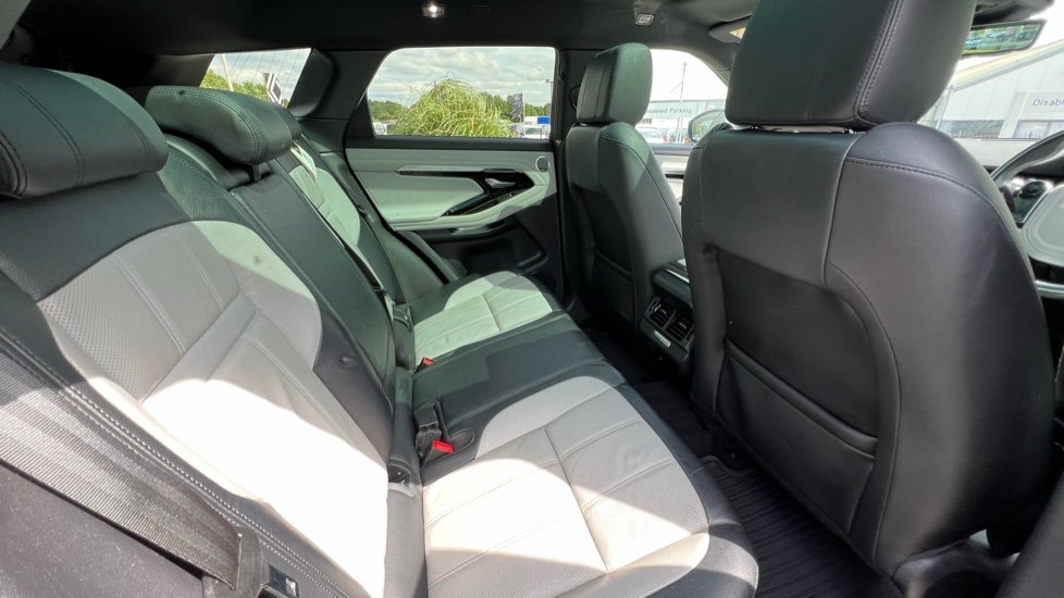 Land Rover Range Rover Evoque 2.0 P250 First Edition 5dr Auto Petrol Hatchback - Image 32