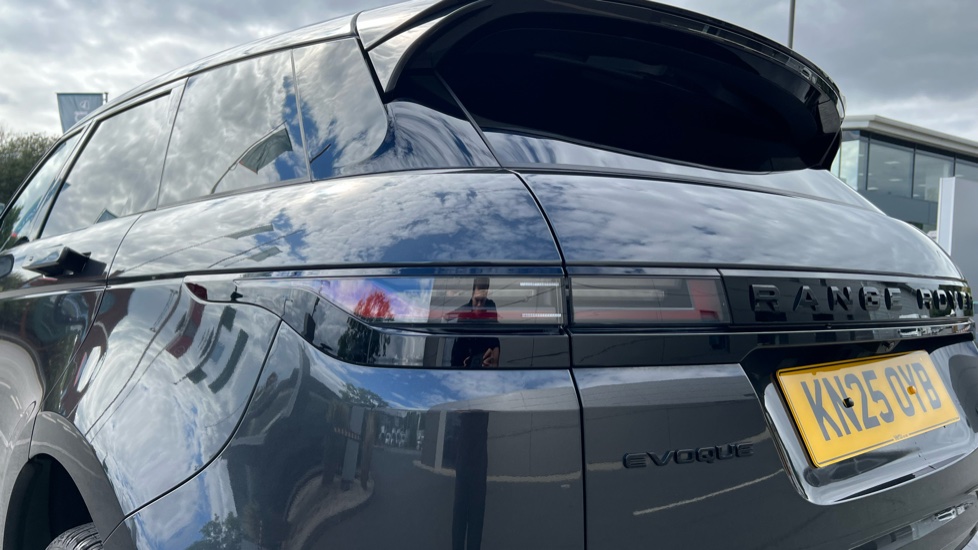 Land Rover Range Rover Evoque 2.0 D200 Autobiography 5dr Auto [Revised] Diesel Hatchback - Image 19