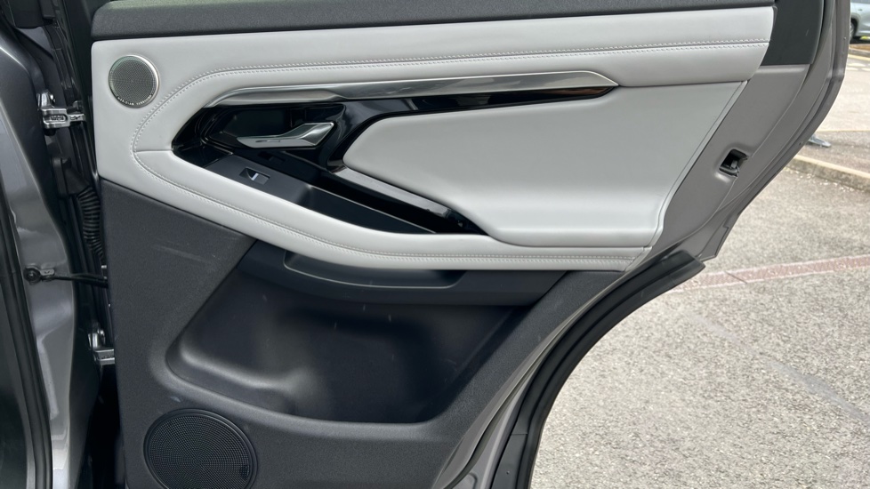 Land Rover Range Rover Evoque 2.0 D200 R-Dynamic HSE 5dr Auto Diesel Hatchback - Image 31