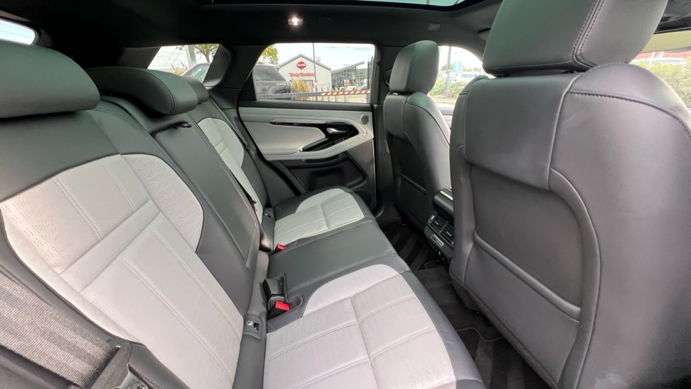 Land Rover Range Rover Evoque 2.0 D200 R-Dynamic HSE 5dr Auto Diesel Hatchback - Image 32