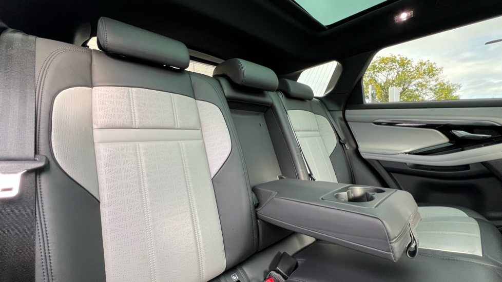 Land Rover Range Rover Evoque 2.0 D200 R-Dynamic HSE 5dr Auto Diesel Hatchback - Image 33