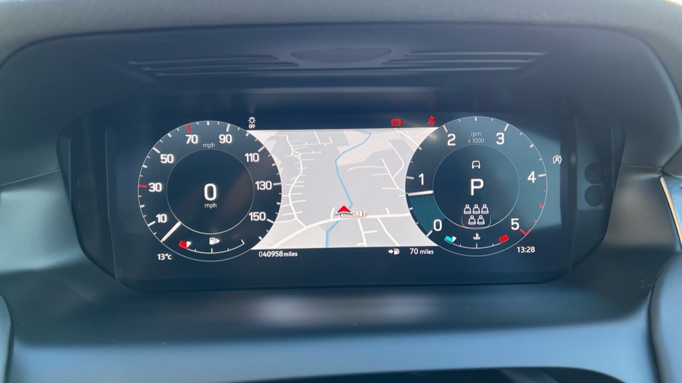 Land Rover Discovery Sport 2.0 D200 R-Dynamic HSE 5dr Auto Diesel Station Wagon - Image 16