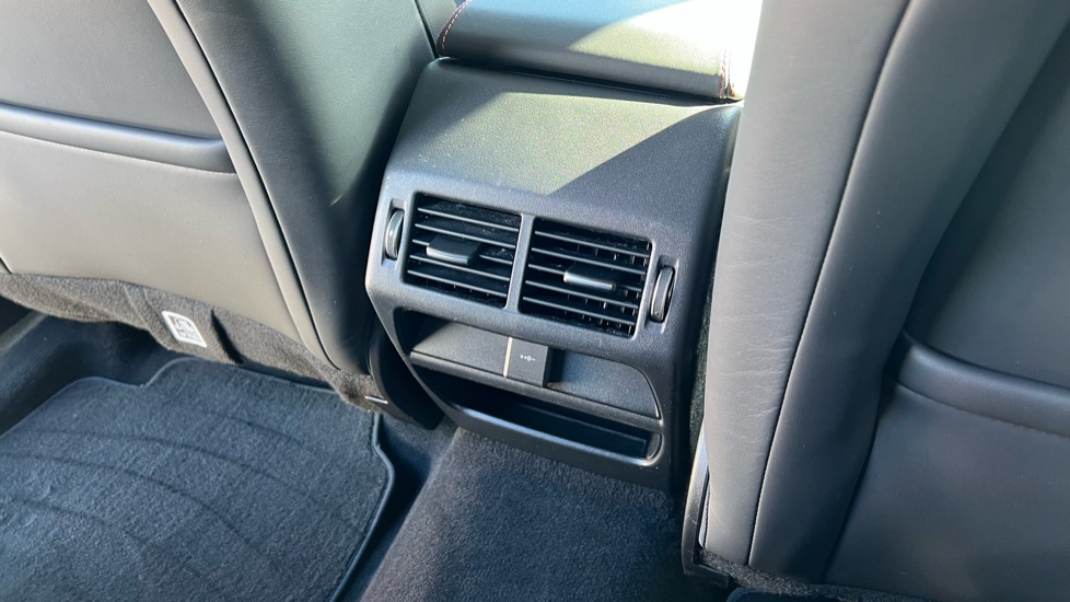 Land Rover Discovery Sport 2.0 D200 R-Dynamic HSE 5dr Auto Diesel Station Wagon - Image 18