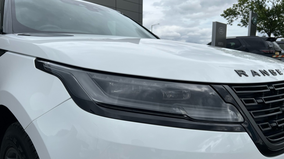 Land Rover Range Rover Velar 2.0 D200 MHEV Dynamic SE 5dr Auto Diesel Estate - Image 17