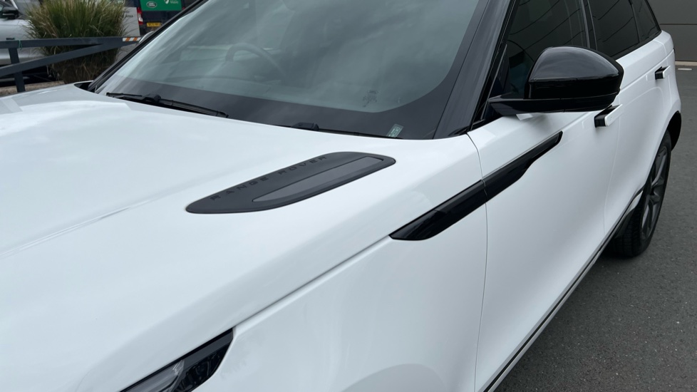 Land Rover Range Rover Velar 2.0 D200 MHEV Dynamic SE 5dr Auto Diesel Estate - Image 20