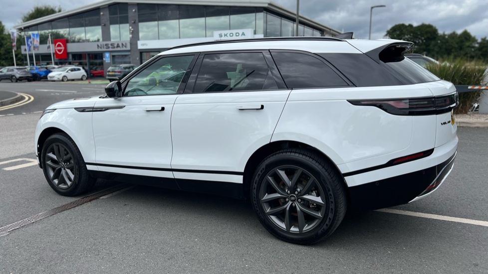Land Rover Range Rover Velar 2.0 D200 MHEV Dynamic SE 5dr Auto Diesel Estate - Image 21
