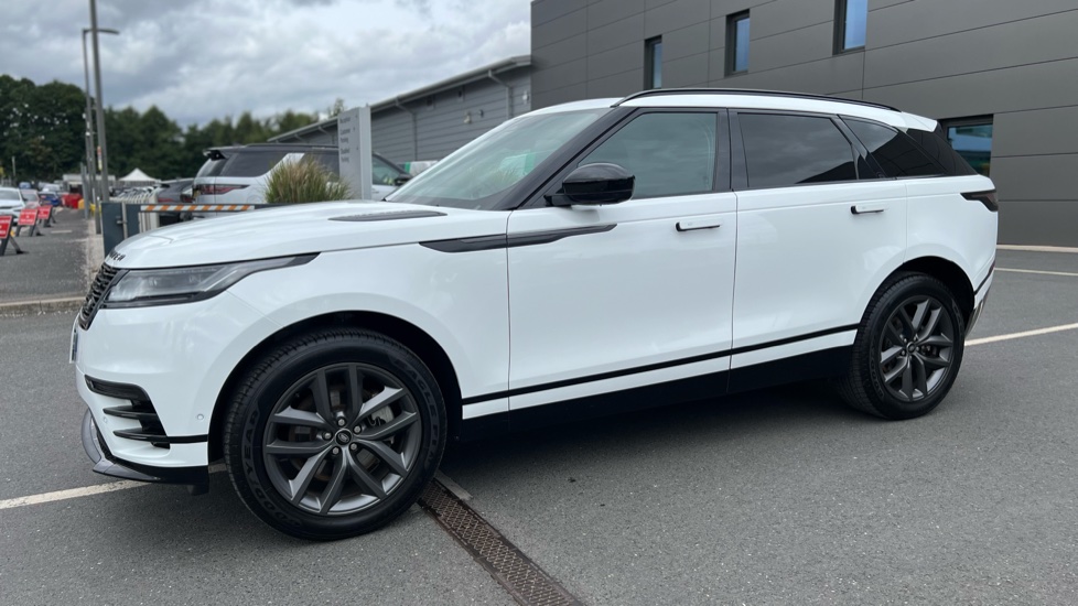Land Rover Range Rover Velar 2.0 D200 MHEV Dynamic SE 5dr Auto Diesel Estate - Image 23