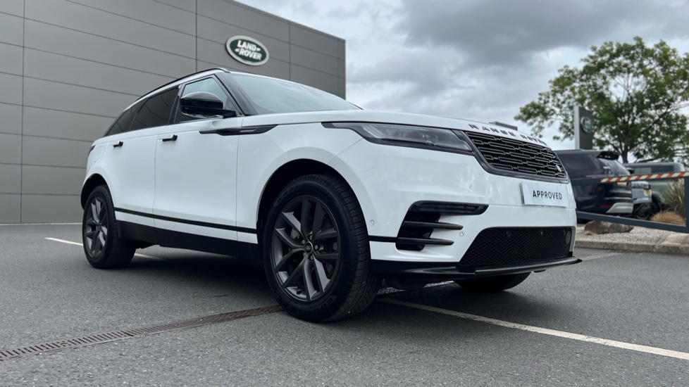 Land Rover Range Rover Velar 2.0 D200 MHEV Dynamic SE 5dr Auto Diesel Estate - Image 25