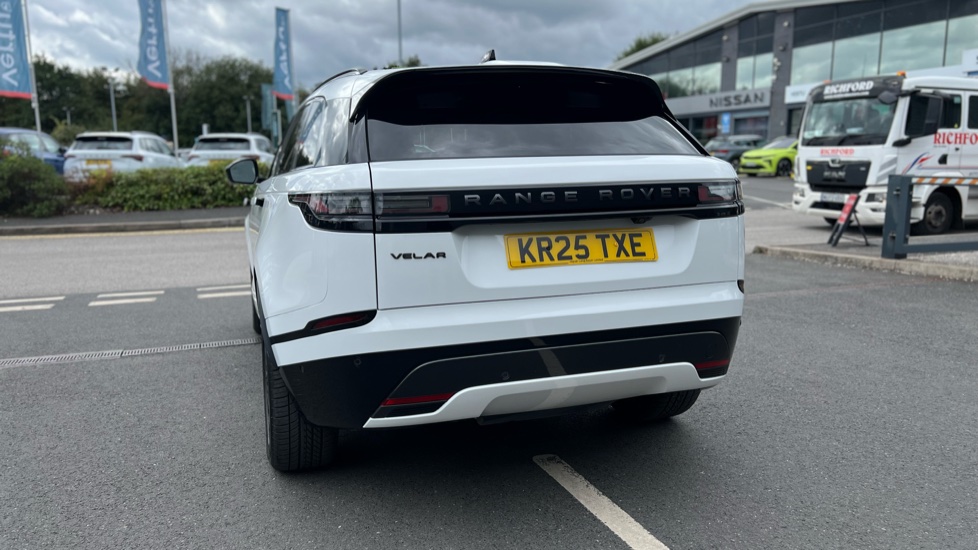 Land Rover Range Rover Velar 2.0 D200 MHEV Dynamic SE 5dr Auto Diesel Estate - Image 28