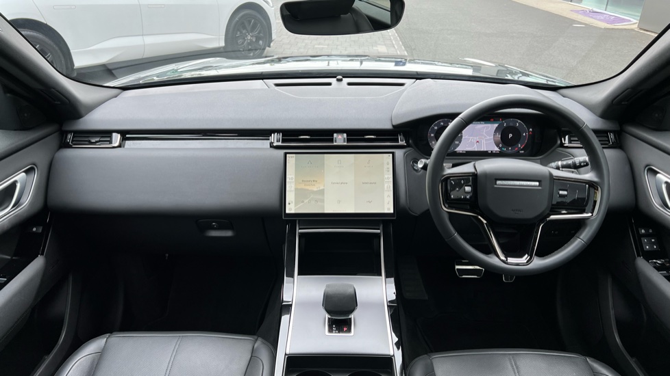 Land Rover Range Rover Velar 2.0 D200 MHEV Dynamic SE 5dr Auto Diesel Estate - Image 9