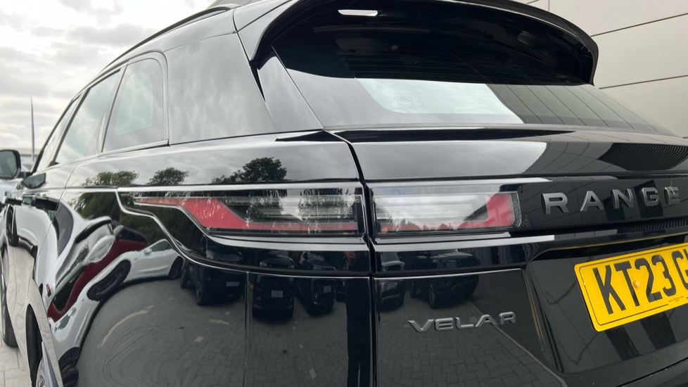 Land Rover Range Rover Velar 2.0 D200 MHEV Dynamic SE 5dr Auto Diesel Estate - Image 19