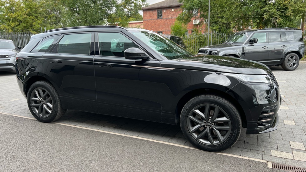 Land Rover Range Rover Velar 2.0 D200 MHEV Dynamic SE 5dr Auto Diesel Estate - Image 26
