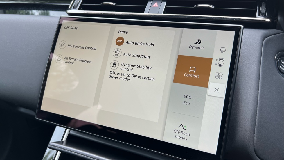 Land Rover Range Rover Velar 2.0 D200 MHEV Dynamic SE 5dr Auto Diesel Estate - Image 43