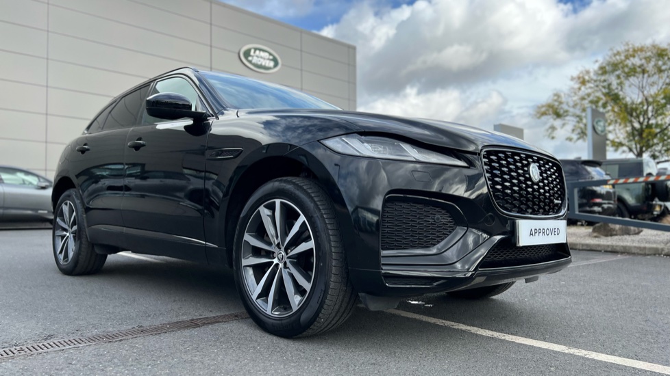 Jaguar F-Pace 2.0 D200 R-Dynamic SE Black 5dr Auto AWD Diesel Estate - Image 25