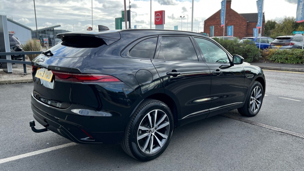 Jaguar F-Pace 2.0 D200 R-Dynamic SE Black 5dr Auto AWD Diesel Estate - Image 27