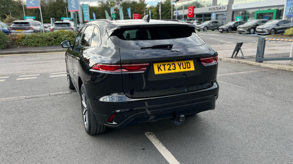 Jaguar F-Pace 2.0 D200 R-Dynamic SE Black 5dr Auto AWD Diesel Estate - Image 28