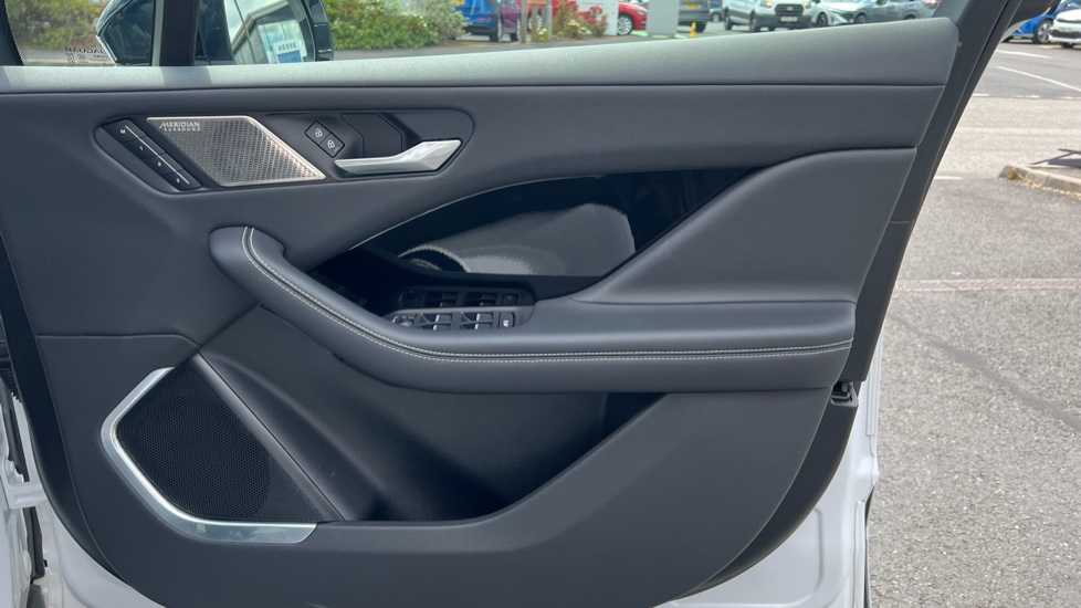 Jaguar I-Pace 294kW EV400 R-Dynamic HSE Black 90kWh 5dr Auto Electric Estate - Image 34