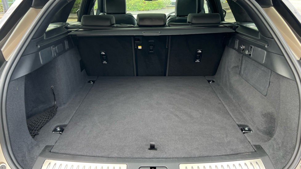 Land Rover Range Rover Velar 2.0 D200 MHEV Autobiography 5dr Auto [Revised] Diesel Estate - Image 10